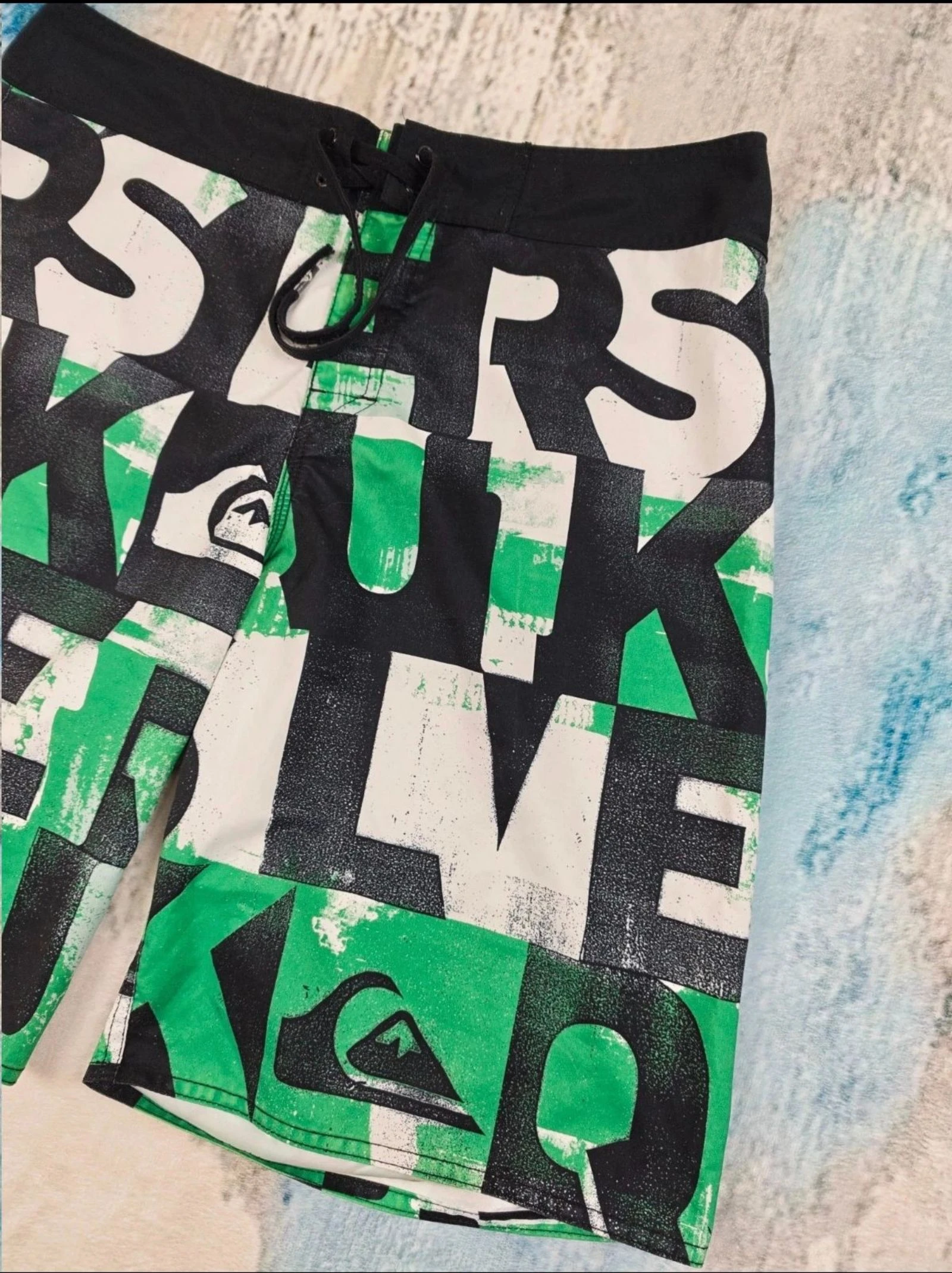 Quiksilver Boardshorts Verde Preto Branco Estampa Textual Y2K Surf Streetwear Tamanho M – photo 3